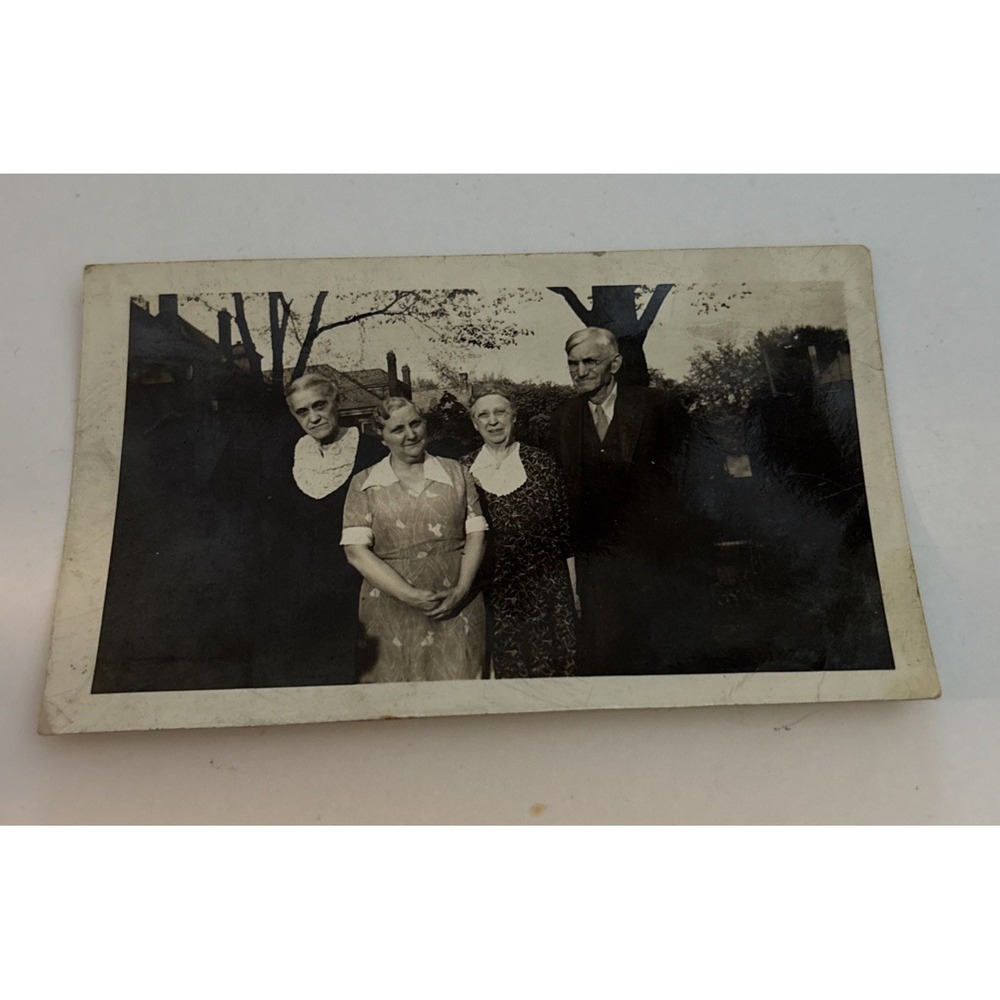 Vintage 1910-1920 Men Women Family‎ Fashion Original Real Photo 4" X 2-1/2"